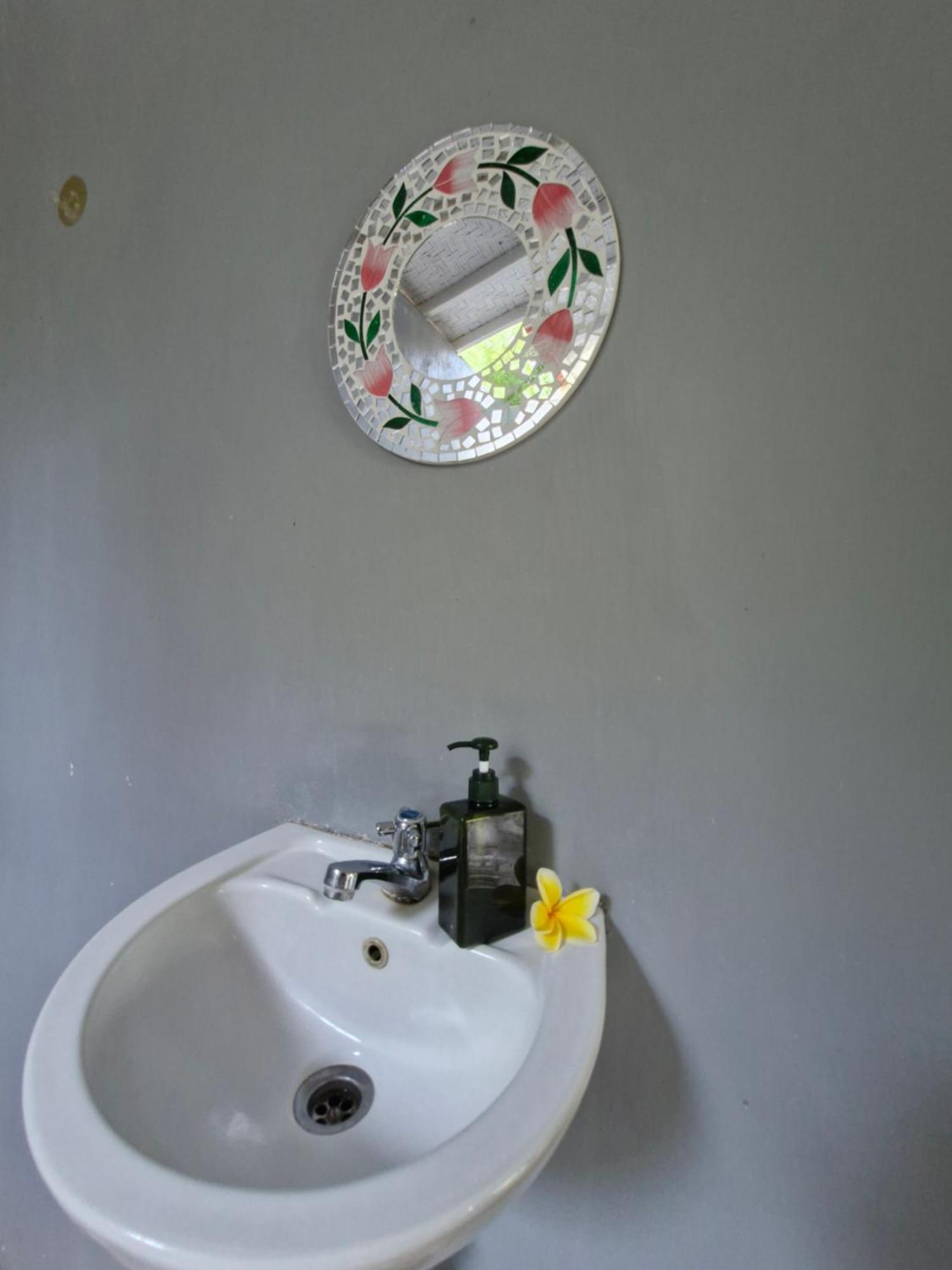 The Layar Homestay Batununggul Eksteriør billede